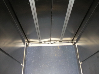 Automatické busové kabínové dvere - pohľad a prah zavretých dverí